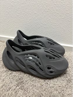 Sz 10 adidas Yeezy Foam Runner Onyx Black