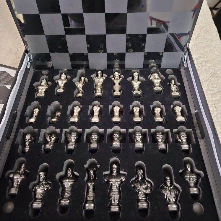 Limited Edition Street Fighter CHESS SET