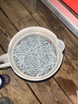 Nails lots of thousands