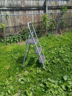 3 step mine gray stool