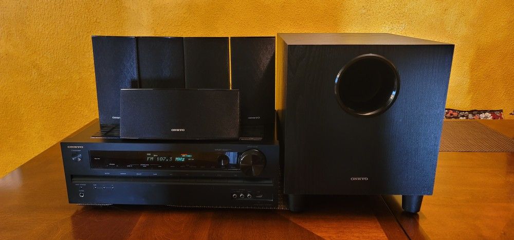 Onkyo Receiver HT-R391