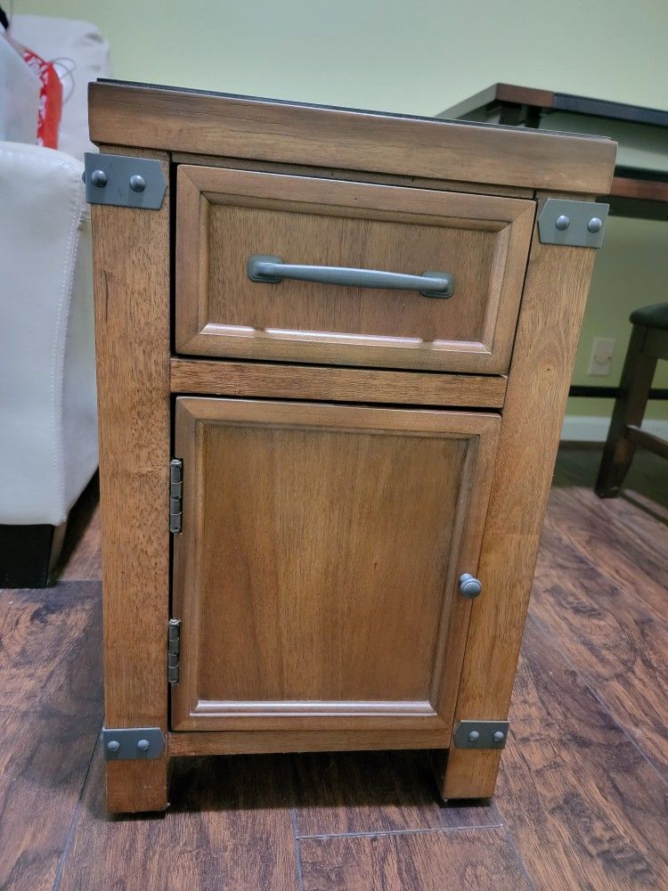 USED LIKE NEW End Table From Costco