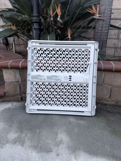 Baby Safety Gate/ Gray Plastic/ 26”-42”