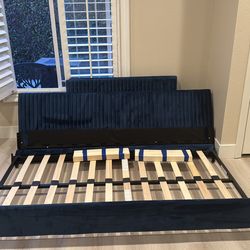 Blue velvet Twin daybed