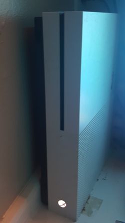 Xbox one s brand new with controller fortnite acc with brand new vizio smart tv