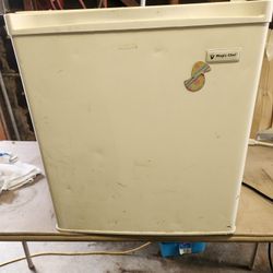 Magic Chef Mini Fridge 