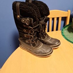 Sorel Snow Boots Size 8