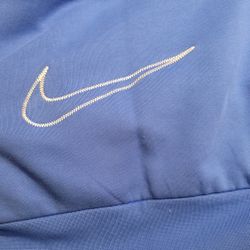 Men Brand New Nike Hoodie Sells For 100 Selling For 70 Lowballers Will Be Ignored 