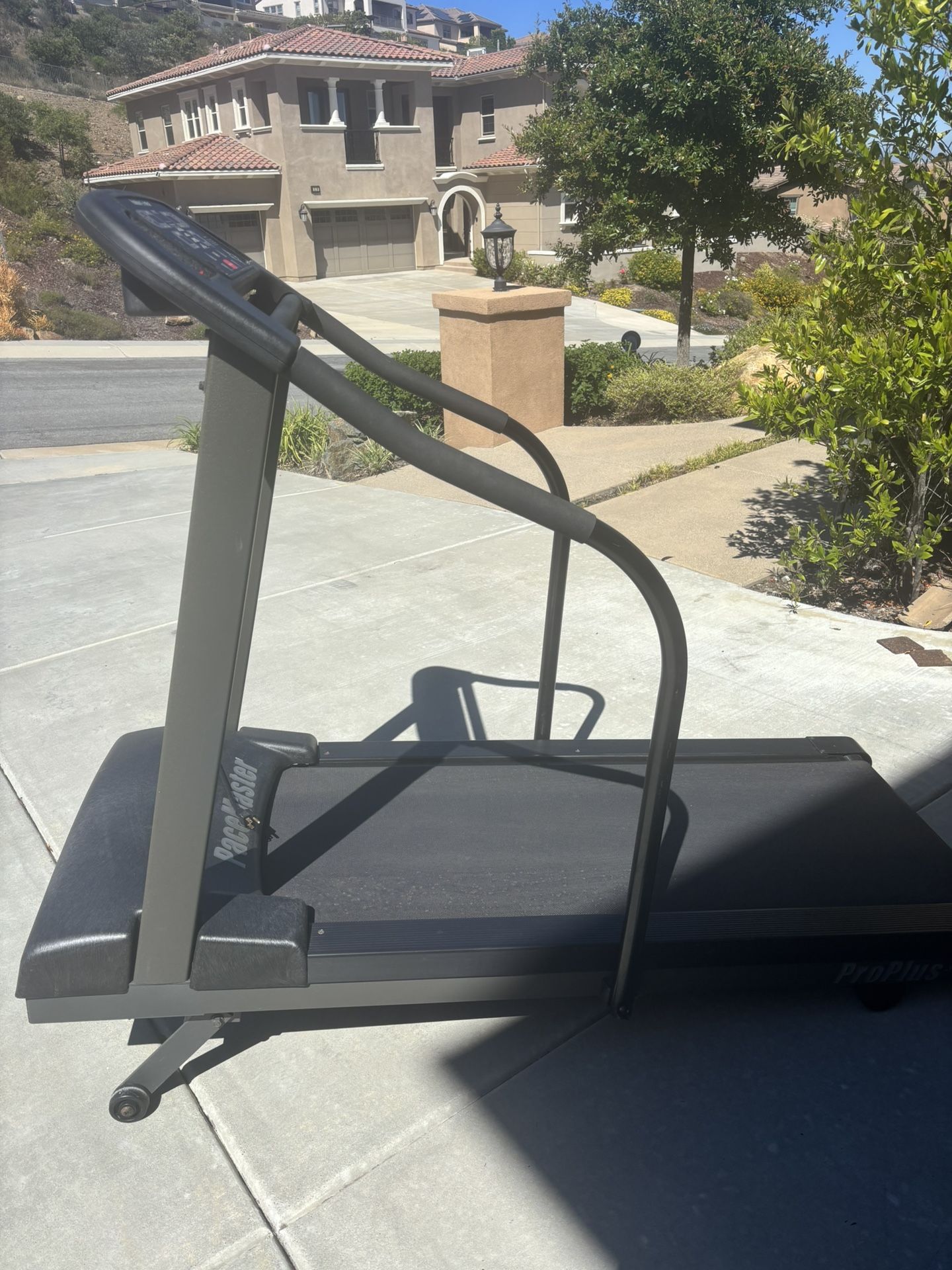 Pacemaster treadmill