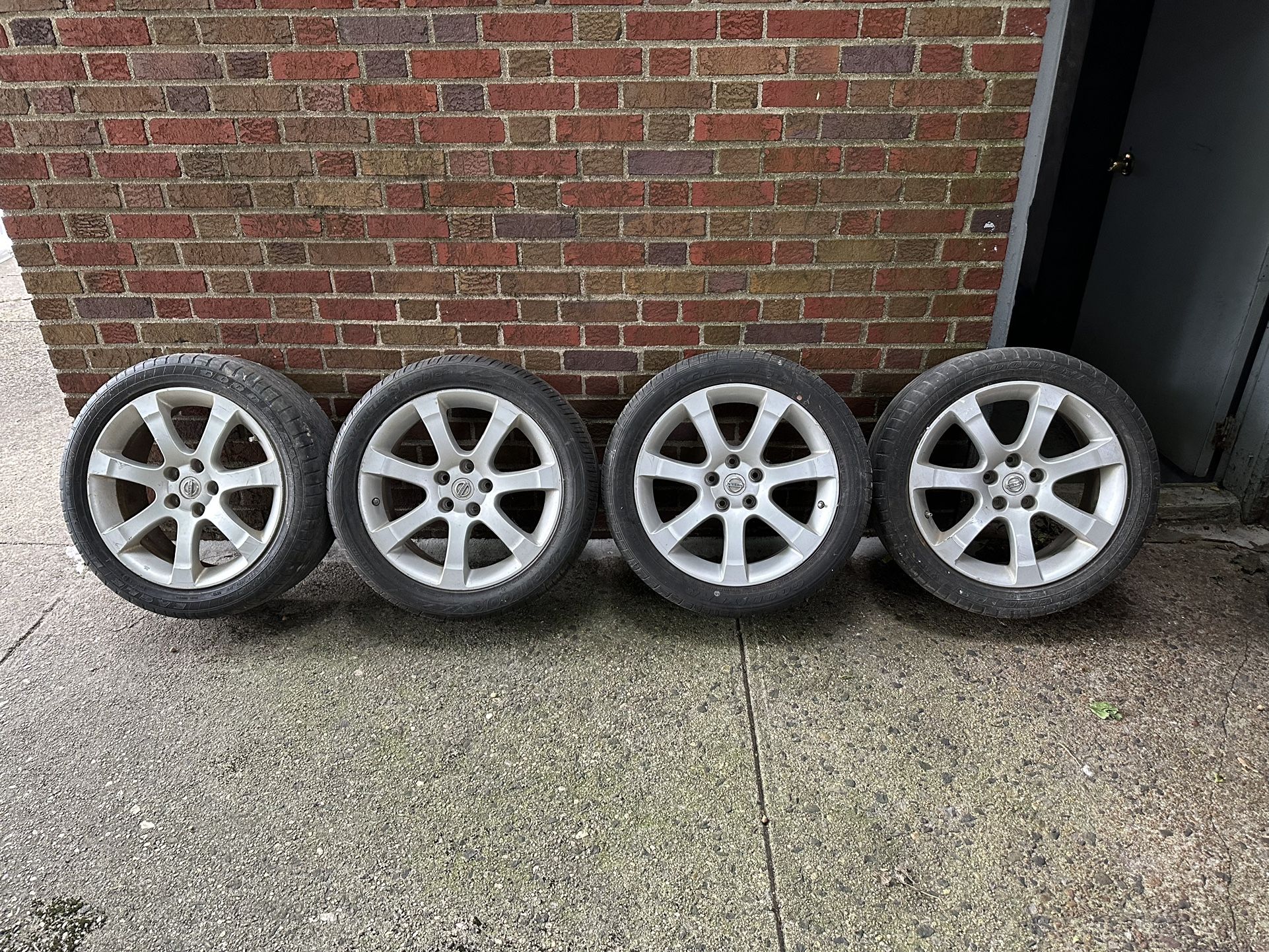 Nissan Maxima Wheels
