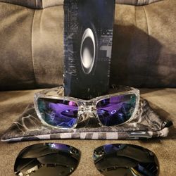 Oakley Polished Clear Sunglasses Style Switch Violet Black Iridium Lenses 009194