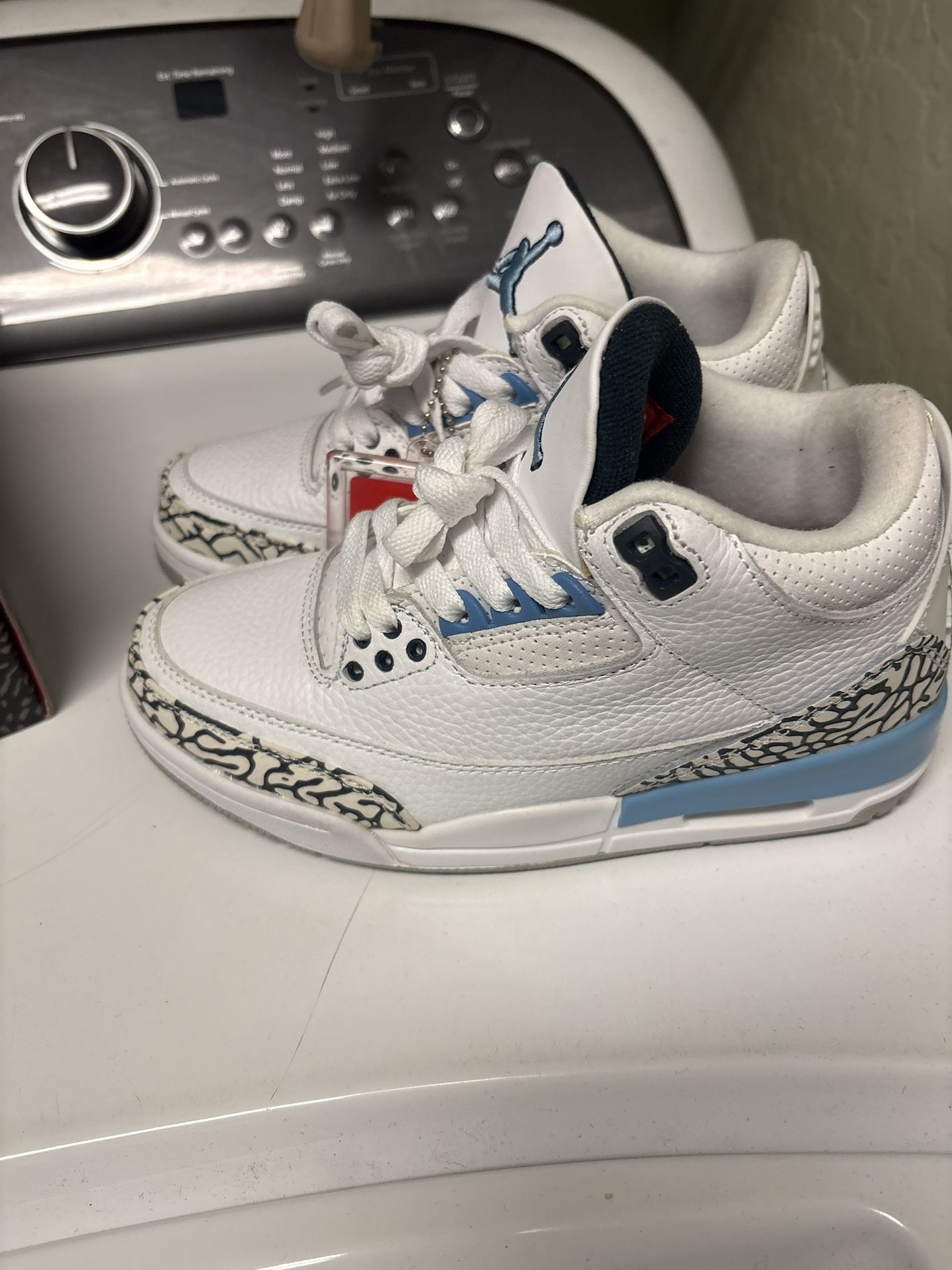Retro jordans never worn great price These Air Jordan 1s Worn By Michael Jordan Might Be the Most  main image 3