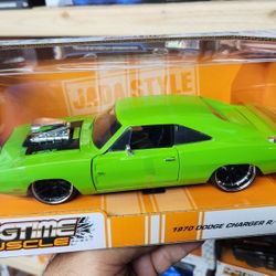 DIECAST METAL  / 1970 DODGE CHARGER 