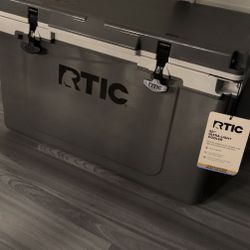 RTIC 52 QT COOLER 