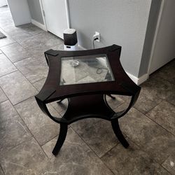 2x Brown End Tables