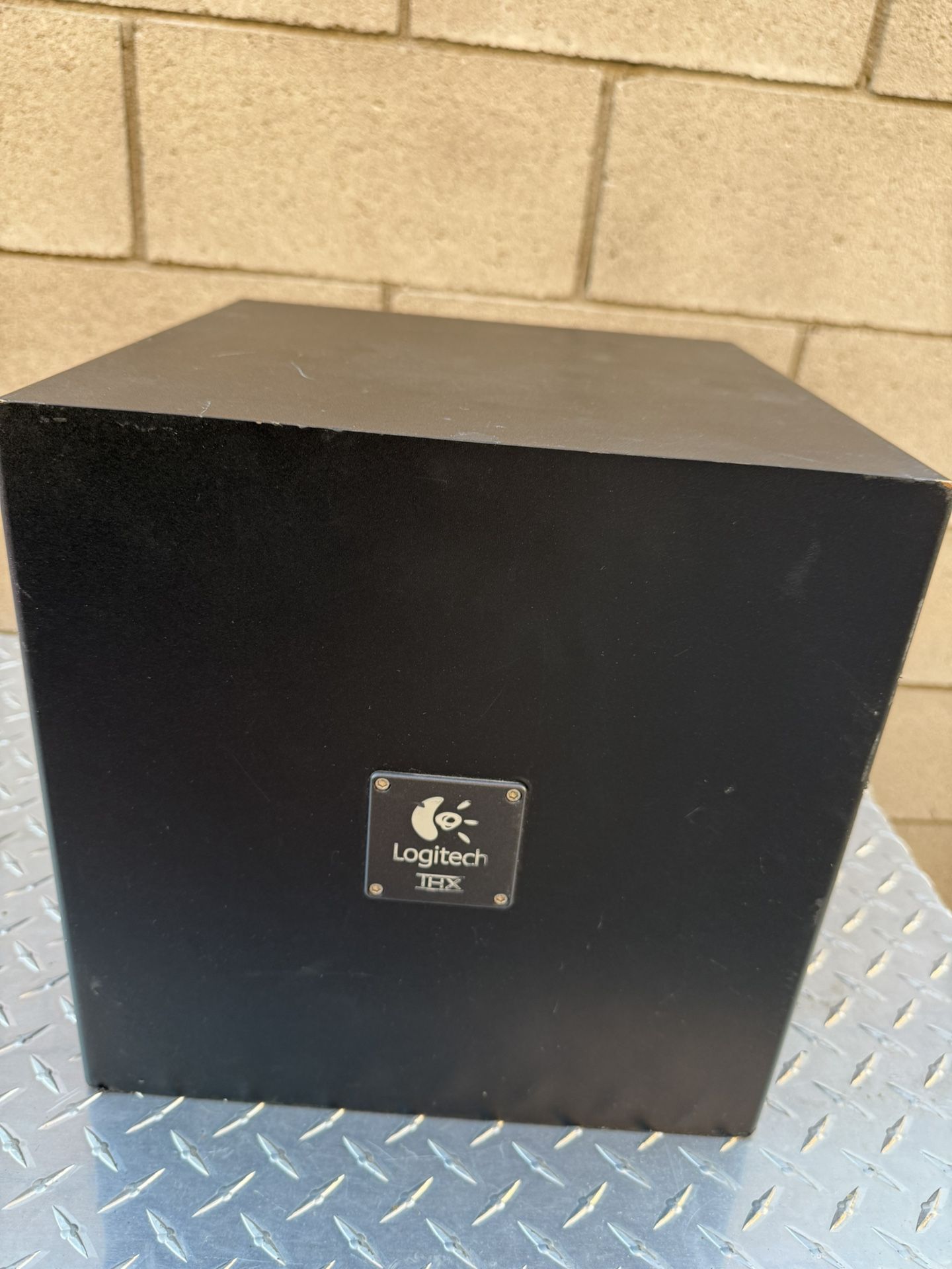 Logictech THX Speaker