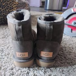 Woman's UGGs