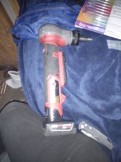 Milwaukee M12 ProPEX Expansion Tool