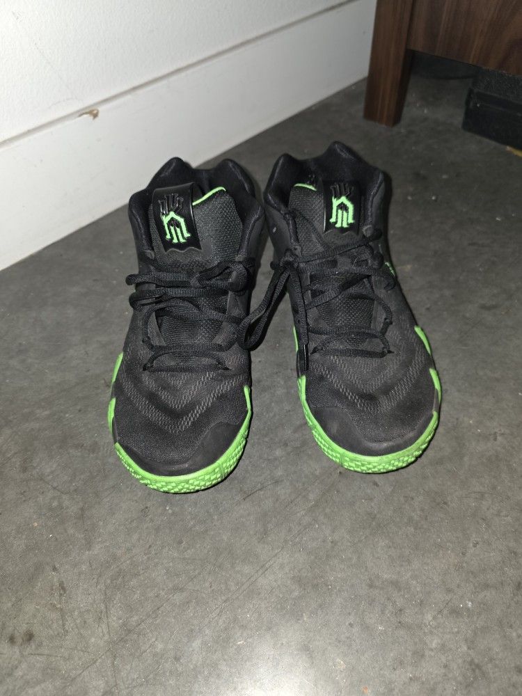 Nike Kyrie 4 Halloween