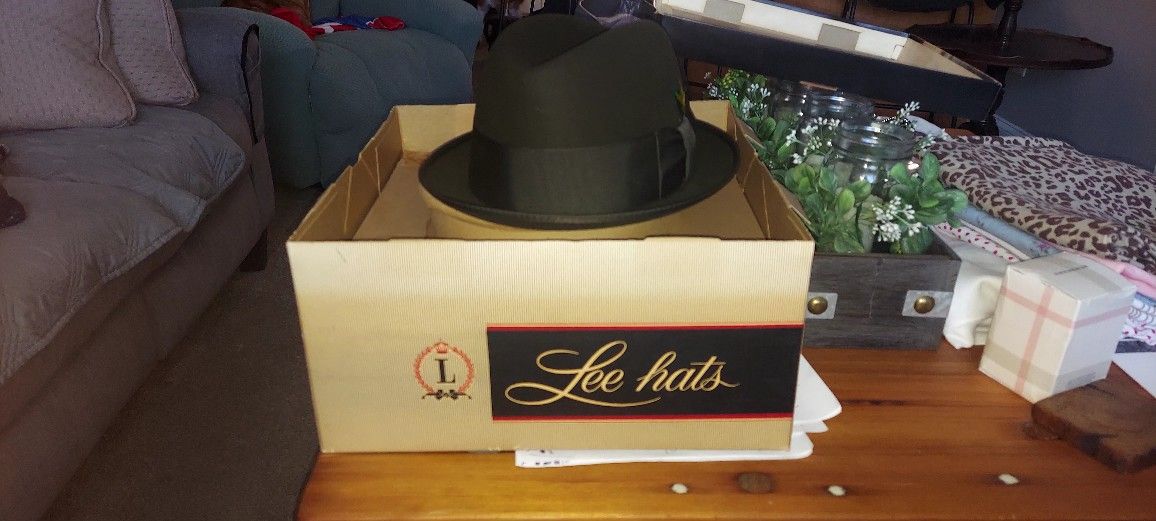 Lee Hat And Box
