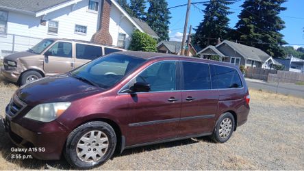 Honda Odyssey excellent condition economic Make me an offer.