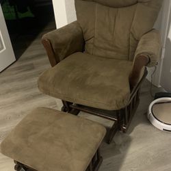 Glinder Chair/ Rocking Chair/ Mesedora