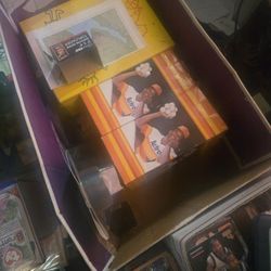 MASSIVE COLLECTION OF SPORTS CARDS & MEMORABILIA 