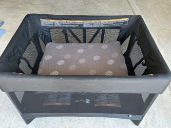 Pack and Play - Black