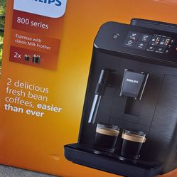 Philips 800 Series Fully Automatic Espresso Machine with Milk Frother