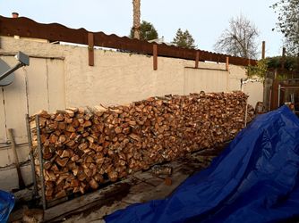 Cord of Seasoned Oak Firewood