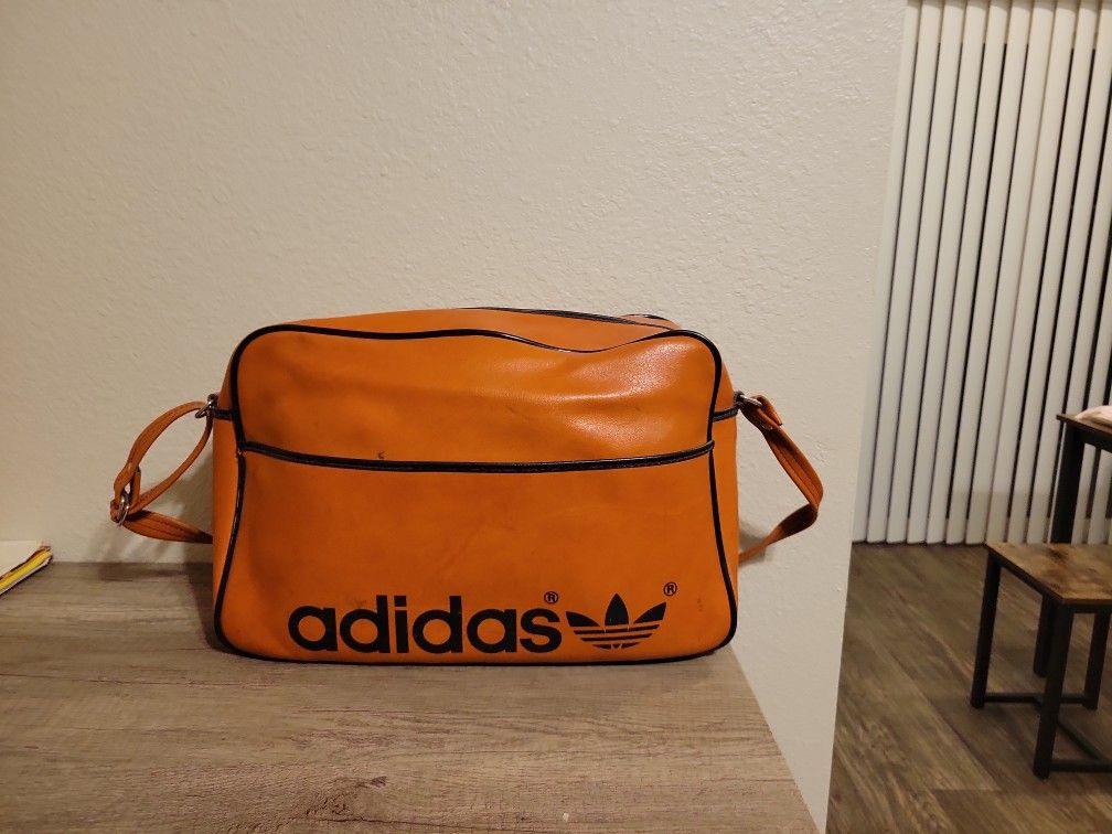 バッグ 80s Vintage adidas leather Boston bag adidas バッグ 80s Adidas Zx Messenger Bag Black Trefoil Logo