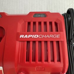 Milwaukee M12 and M18 12-Volt/18-Volt Lithium-Ion Multi-Voltage Rapid Battery Charger