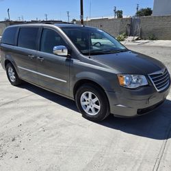 2010 Chrysler Town & Country