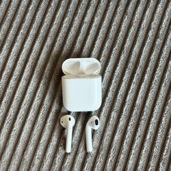Apple AirPods 1st Generation