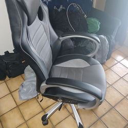 XROCKER Gaming Chair /Bluetooth 