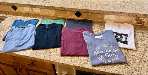 Men’s Size M T-Shirts All for $27