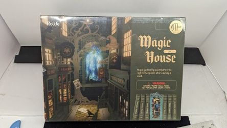 Rolife Magic House LED Creative Book Nook 3D Bookends TGB03 New
