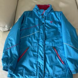 Women’s Warm Jacket With Detachable  Hoodie. Warm And Very Comfortable. Size S-M . 