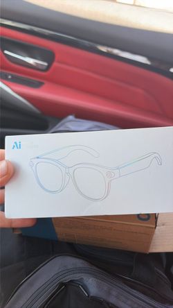 Smart glasses with camera