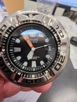 Divers watch