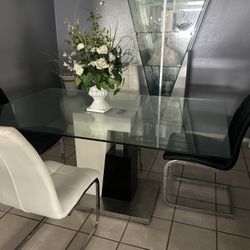 Dining Room Set With Hutch 