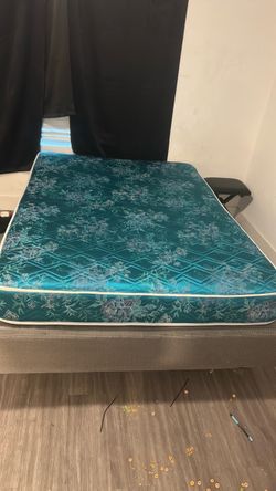 Full size bed