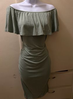Sage green off-the-shoulder dress with ruffles and draping – Women's Size M