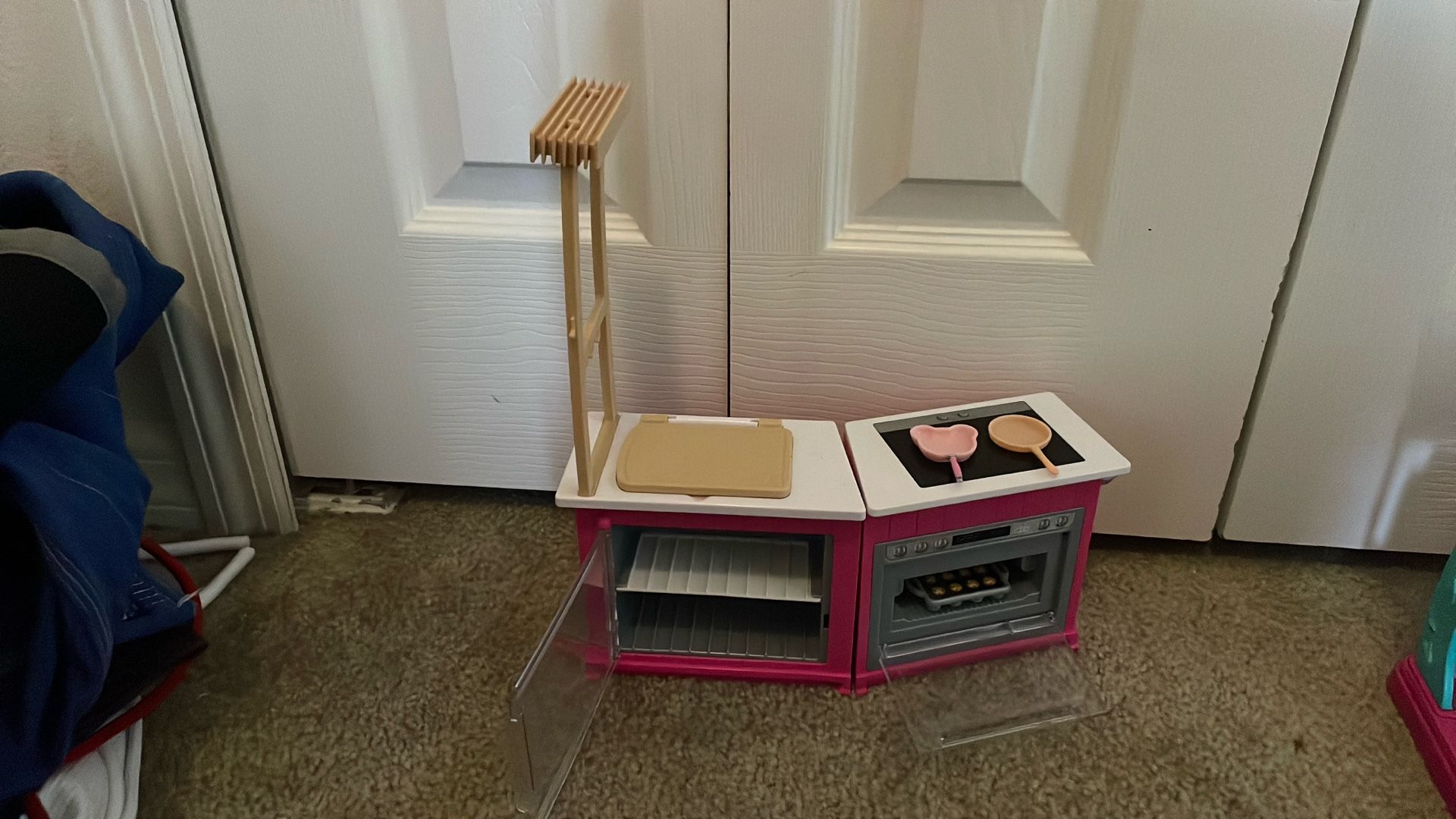 Barbie  Oven Products And Ice Cream Cart