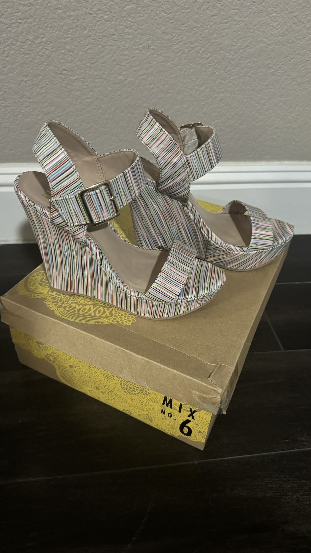 Beautiful Wedges Size 6 Retail Value $119 + Tax 