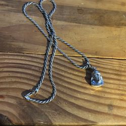 Silver Chain And Pendant 