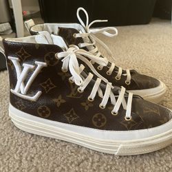 Louis Vuitton sneakers Size 9