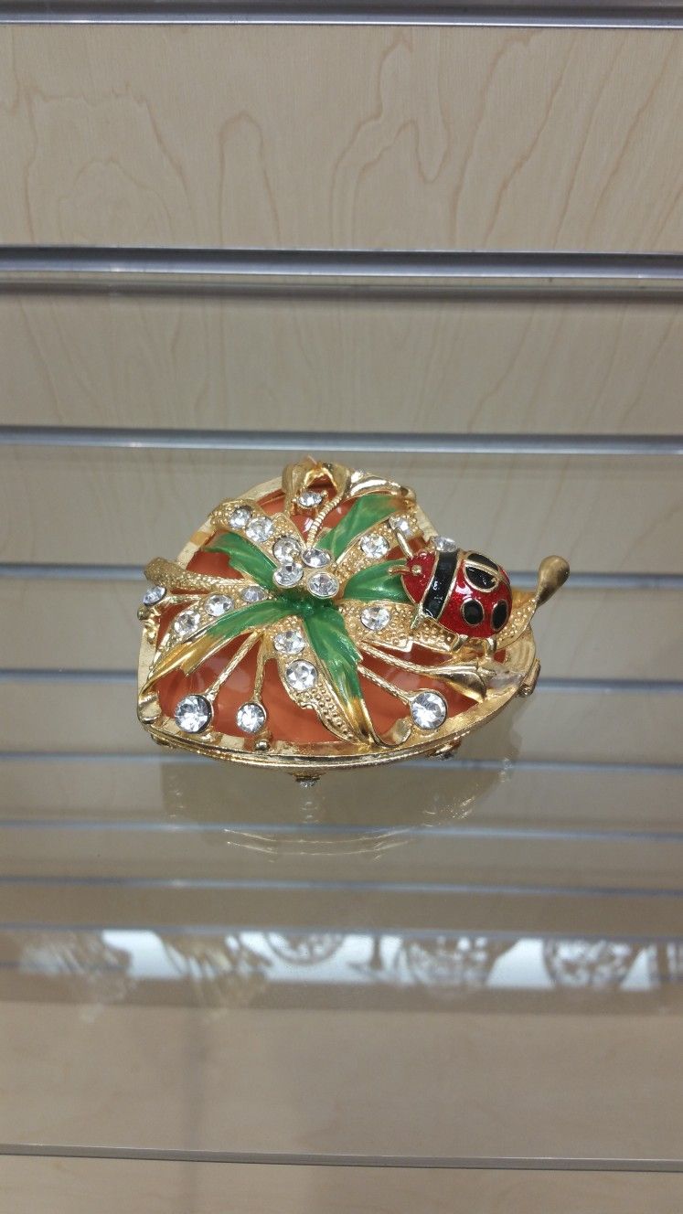 Heart / Ladybug _ Trinket / Figurine - $19.99 ( NEW )