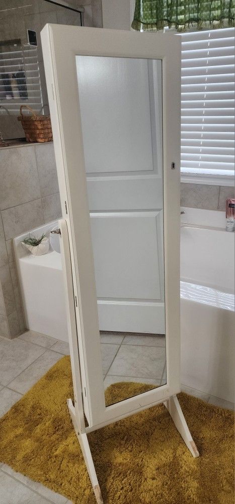 Mirrored Jewelry Stand