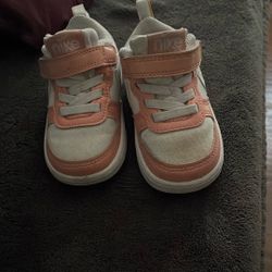 Size 4 Pink Nike